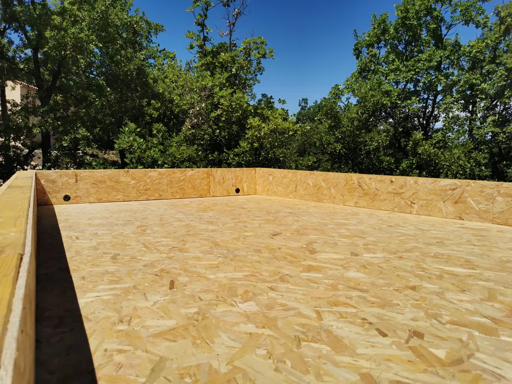 Détail de la structure bois d’une des trois tiny houses identiques